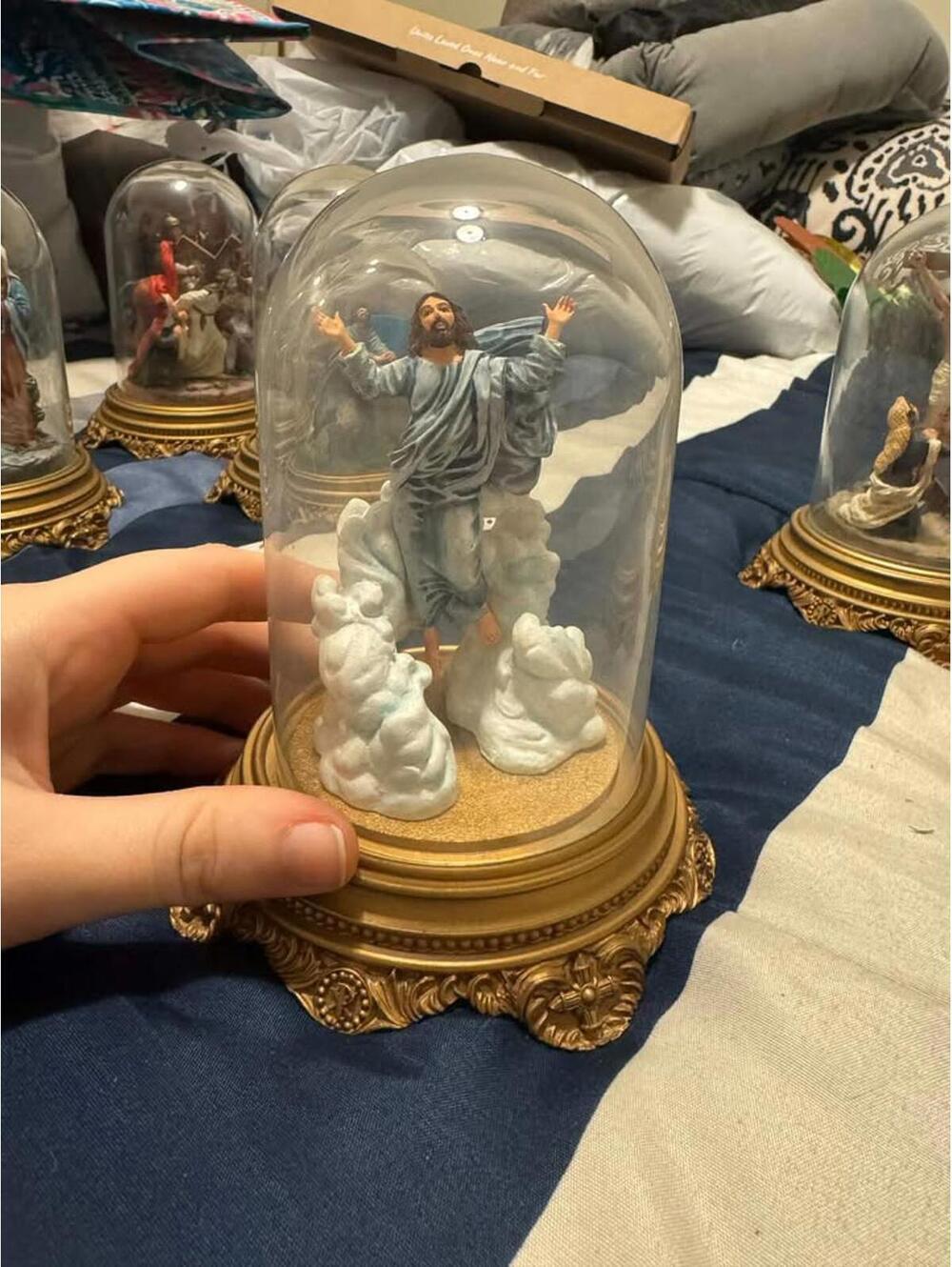 Vintage Franklin Mint Glass Dome Figures - Set of 6 - Mint Condition - Picture 5 of 9